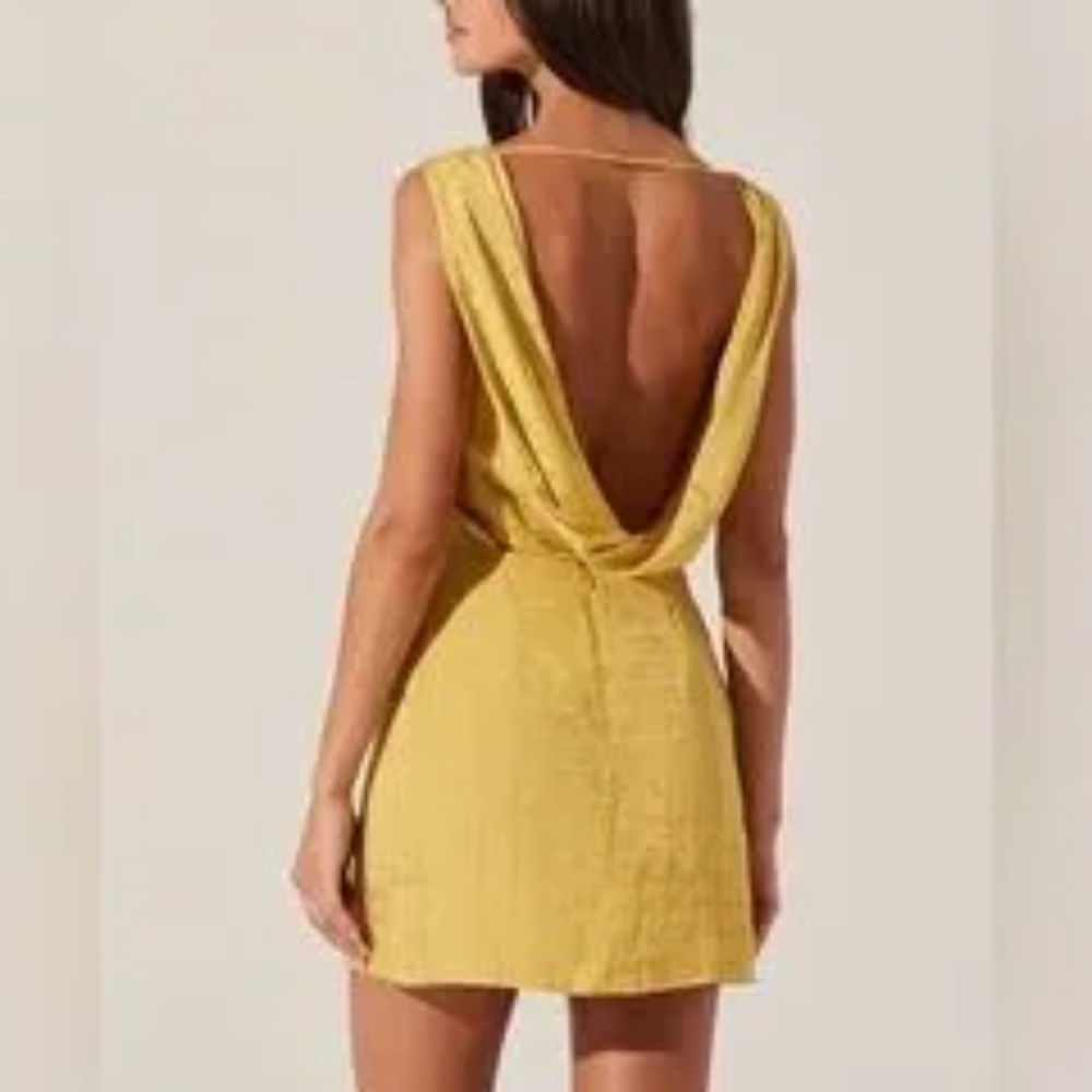 Astr The Label Open Back Cowl Back mini Dress in Chartreuse - size small - Picture 2 of 4